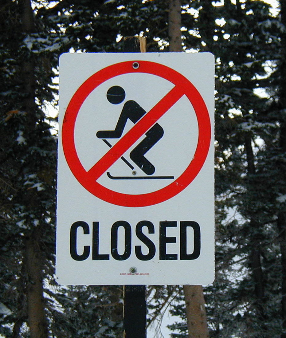 Closed Trail Ski Sign