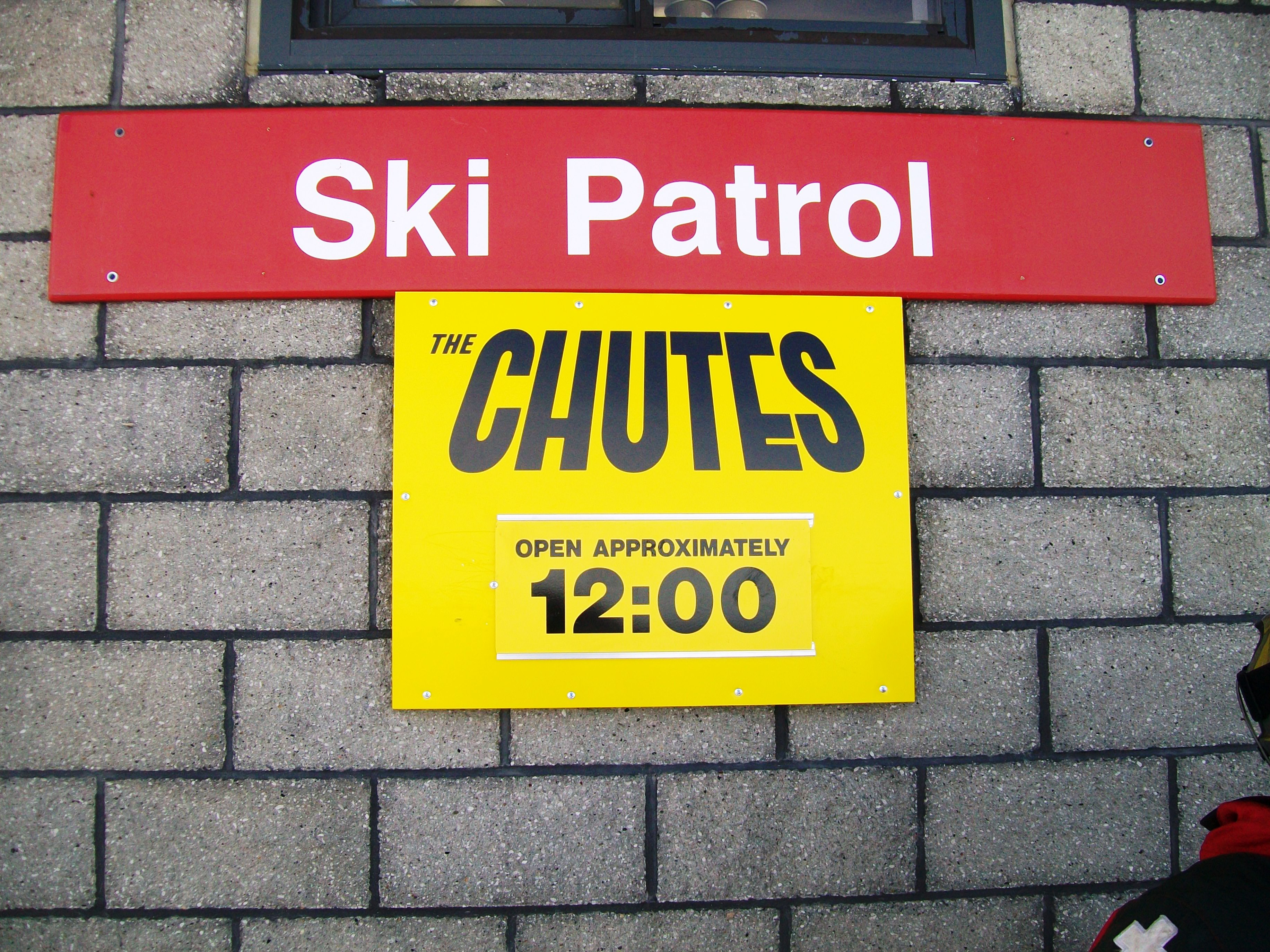 Time Information on Ski Trail Sign