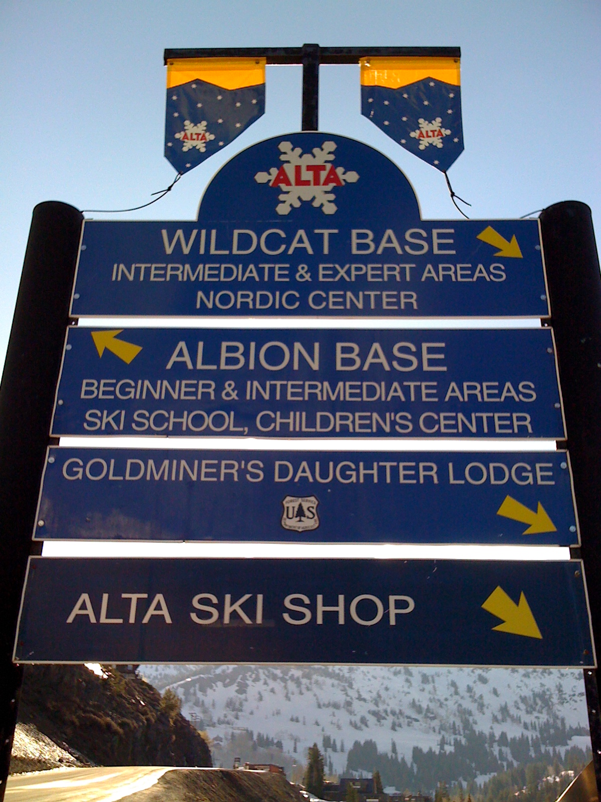 Alta Directional Sign